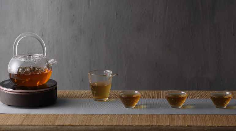 glass teapot with infuser